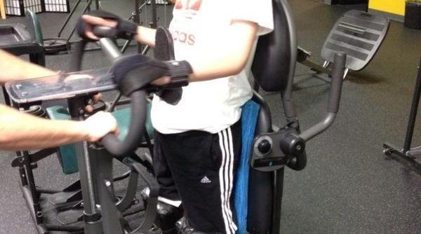 foto mihai nesu s a ridicat in picioare