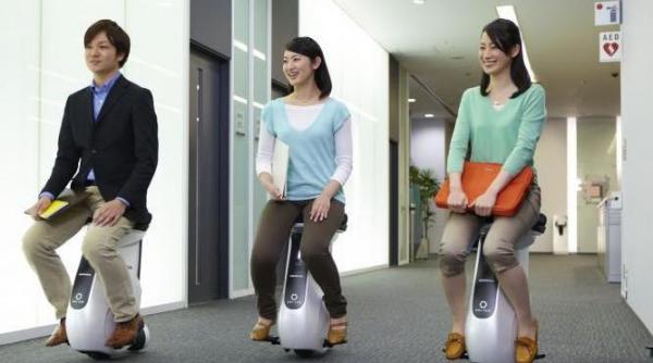 honda prezinta primul vehicul omni directional din lume uni cub sau cum ne am putea deplasa in viitor video