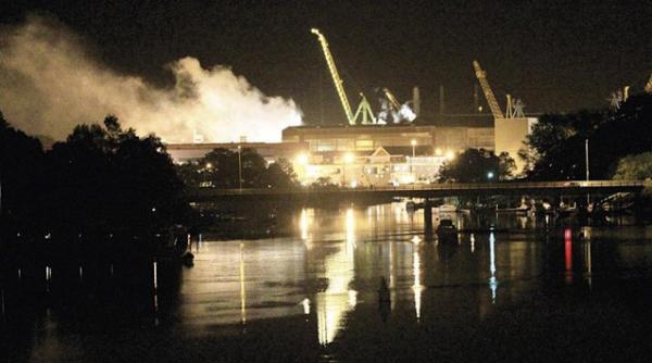 incendiu de proportii la bordul unui submarin nuclear american sase persoane au fost ranite video