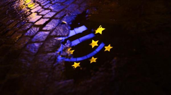 financial times marile fonduri de valori mobiliare scapa de euro