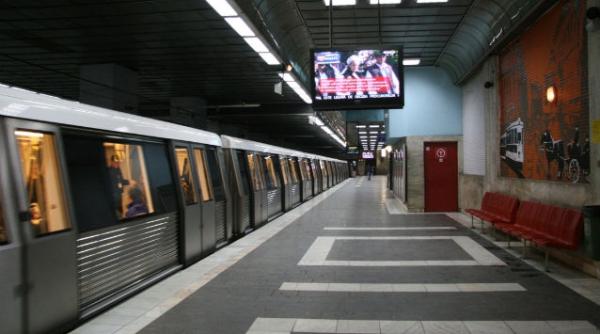 metroul circula pe un singur fir intre romana si victoriei din cauza infiltratiilor