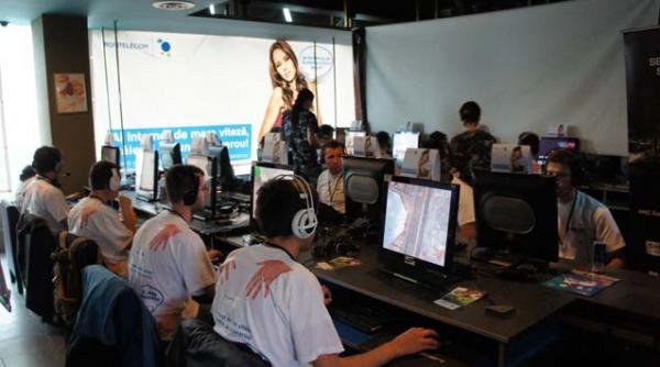 crezi ca stii sa te joci pe calculator uite cum joaca romanii din elita mondiala video