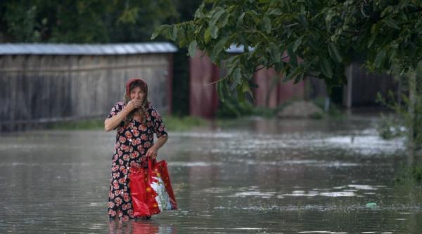 ponta ploile din pacate vor continua exista pagube pe care le vom acoperi din fondul de rezerva