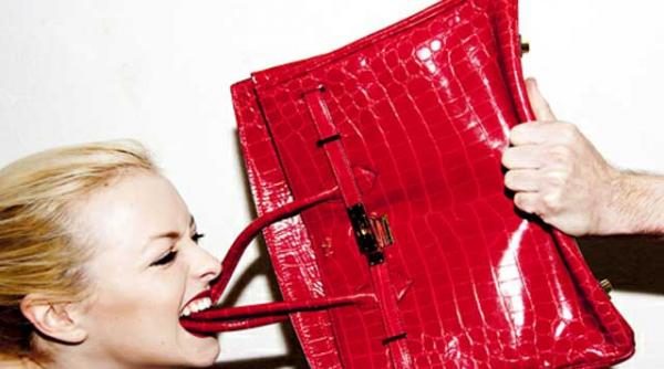 cum sa torturezi o geanta de 100 000 de dolari varianta clint eastwood galerie foto