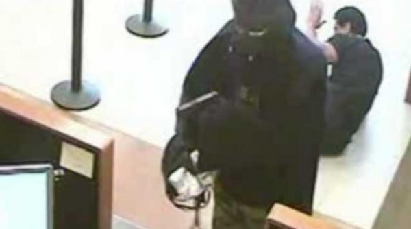 imperiul contraataca darth vader jefuieste banci video