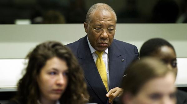 video fostul presedinte liberian charles taylor a fost condamnat la 50 de ani de inchisoare