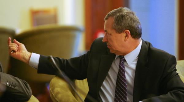 becul de la baie a curentat scaunul lui lificiu