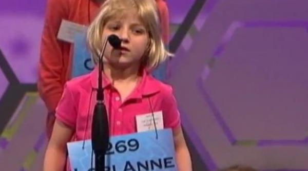 o fetita de 6 ani de origine romana ii uimeste pe americani este cel mai tanar participant al unui concurs de pronuntie video