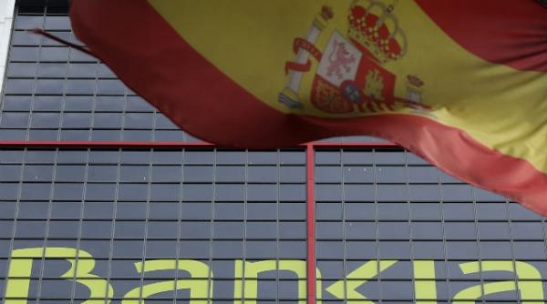 spaniolii incearca sa salveze ce se mai poate numai luna trecuta au scos din tara 66 de miliarde de euro