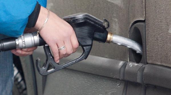 tigarile si benzina se scumpesc si in 2013 guvernul pregateste anul viitor noi cresteri de accize