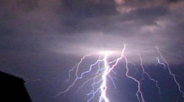 avertizare de fenomene meteo periculoase vezi intervalul si zonele vizate