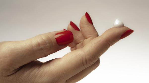 alegeti un produs care blocheaza atat razele uva cat si cele uvb