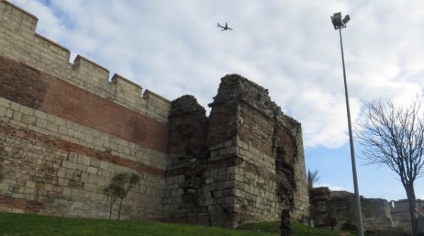 bizantul dintre zidurile istanbulului