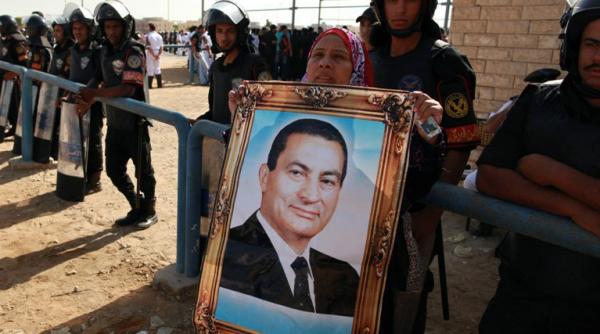 hosni mubarak a guvernat egiptul timp de trei decenii