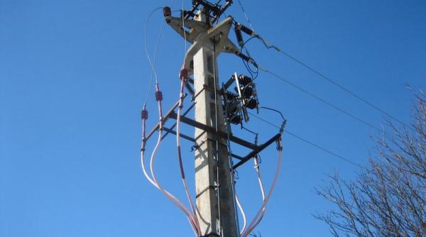 a murit electrocutat incercand sa si recupereze de pe un stalp tricoul primit in campania electorala