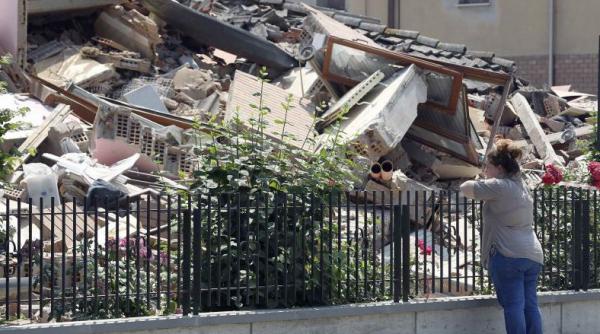 nordul italiei zguduit de un nou cutremur mai multe cladiri deja avariate s au prabusit video