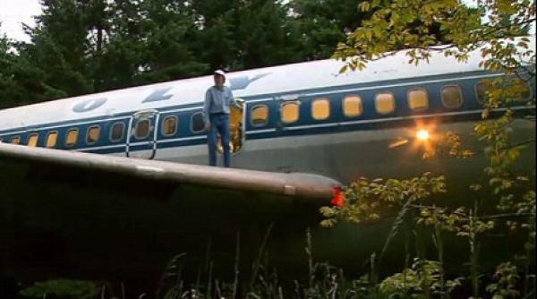 traieste intr un boeing 727 un american a transformat aeronava in casa de locuit video