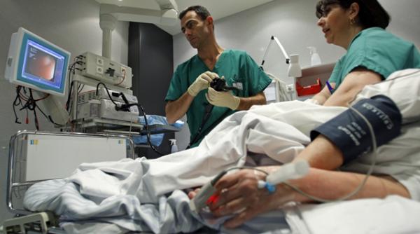 cancerul de colon depistarea lui trebuie sa inceapa de la 50 de ani