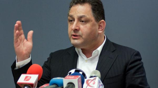 vanghelie termina campania in forta discurs electoral la 100 de decibeli sala plina consilieri care au lucrat cu sarkozy