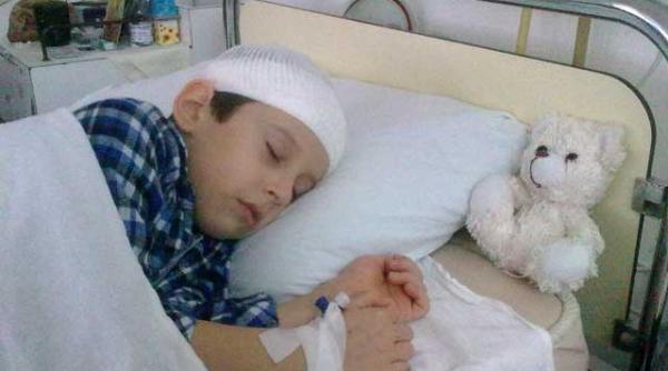 alexandru dumitru un baietel cu cancer cerebral lupta din rasputeri pentru viata lui