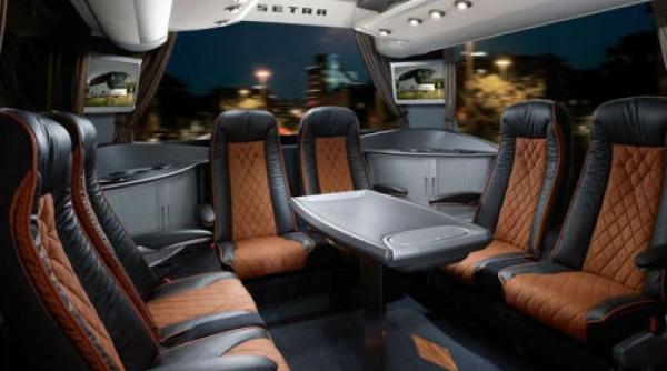 foto care criza financiara nationala si a tras autocar de 320 000 de euro