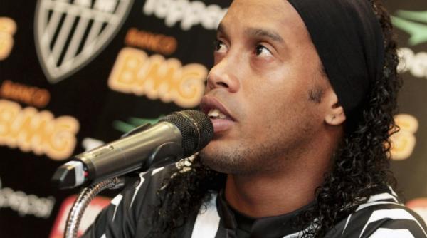 platit ca la dinamo ronaldinho a semnat cu o echipa care i ofera un salariu de caine