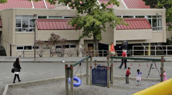 politia din canada din nou in alerta colete cu ramasite umane adresate unor scoli din vancouver