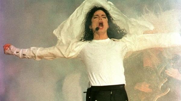 asculta un michael jackson nemaiauzit a fost lansat de sony