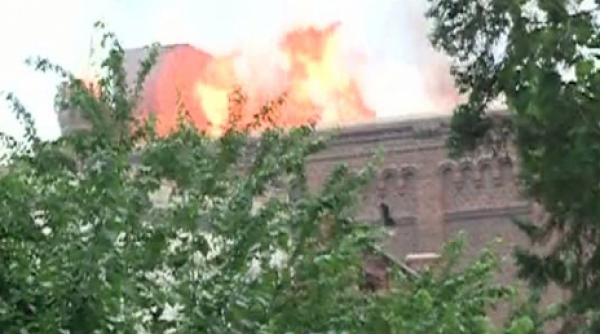 incendiu puternic la moara lui assan din capitala focul a fost stins cu ajutorul unui elicopter video