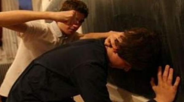 incident violent la o scoala din capitala un elev a lesinat dupa ce a fost batut de un coleg