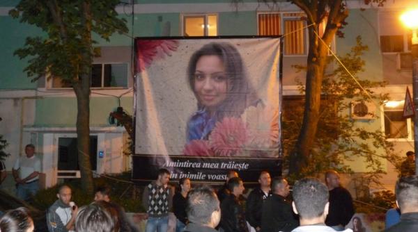 priveghi de cartier cu corturi de nunta berbec la protap si manele lacrimogene galerie foto video