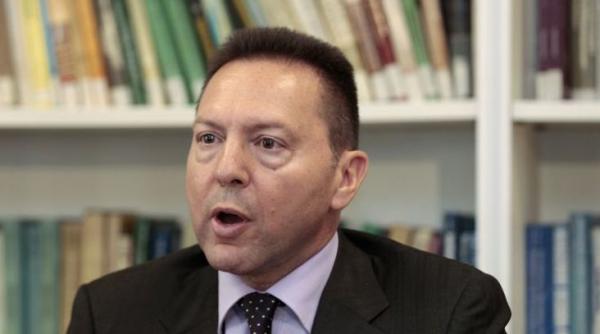 cum simte un ministru grec criza a trecut de la audi la vw golf si spera sa nu ajunga sa mearga cu calul