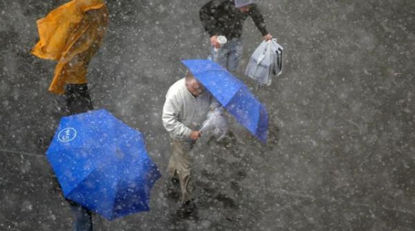 ploi torentiale si vant in vest nord si centru de duminica dupa amiaza pana luni seara