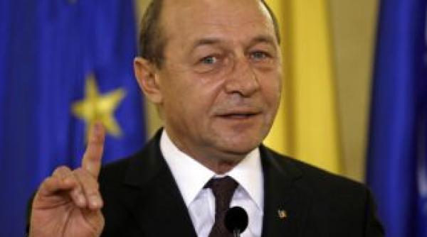 traian basescu ii indeamna pe romani sa mearga la vot