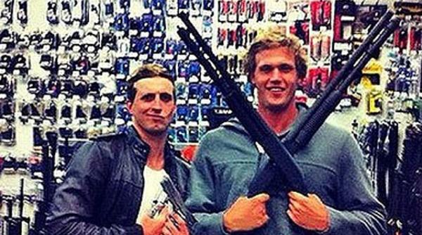 o fotografie postata pe facebook si twitter a atras sanctiuni severe pentru doi sportivi olimpici australieni