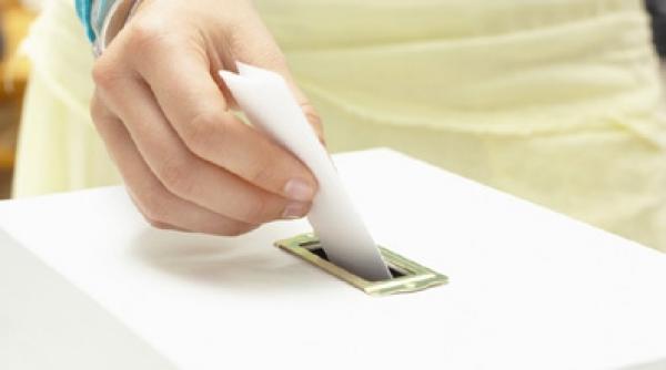 secretara primariei valea mare s a dat drept ziarista ca sa intre in sectia de votare