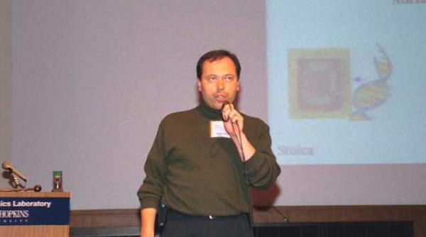 romanul care l a reperat si l a oferit pe tava pe bin laden serviciilor speciale americane video