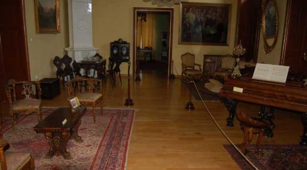 zilele eminescu un program variat cu lansari de carte recitari si spectacole