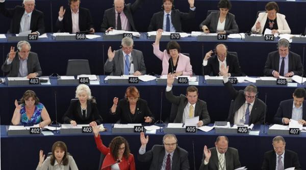 parlamentul european cu ochii pe minoritatea maghiara din romania