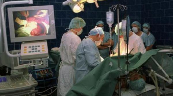 premiera medicala primul vas de sange creat din celule susa transplantat cu succes unei fete de 10 ani