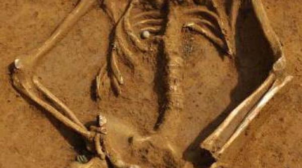 scheletul unui soldat mort la waterloo descoperit dupa aproape 200 de ani