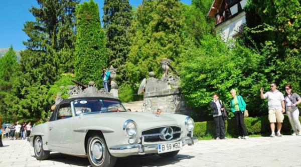 43 de vehicule istorice se intrec sambata la concursului de eleganta sinaia