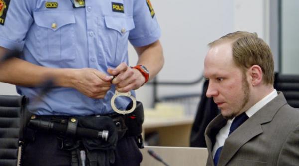 mama lui breivik era ingrozita de fiul ei de cand acesta avea patru ani