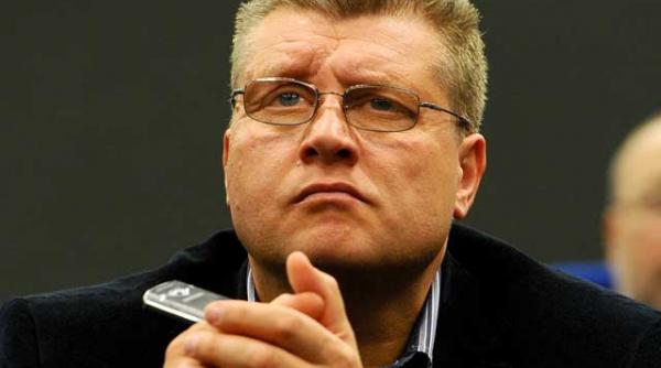 nicu vlad tata nu a ridicat niciodata o haltera dar ridica busteni mai usor decat mine