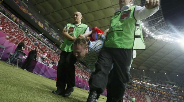 doi suporteri rusi vor fi expulzati din polonia si nu vor mai intra in spatiul schengen pana in 2017