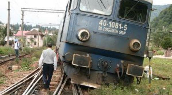 accident feroviar la brasov o locomotiva a deraiat dupa ce mecanicul a coborat sa si faca nevoile