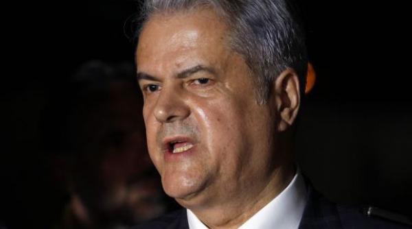 adrian nastase s a impuscat cu un revolver smith wesson calibrul 38