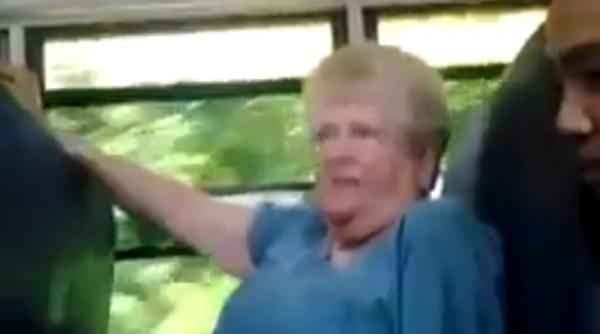 video o monitoare scolara jignita pana la lacrimi de elevii ei a primit 60 000 de dolari din partea internautilor care au vazut acest film