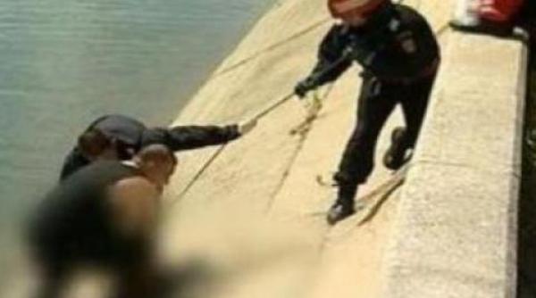 un tanar de 25 de ani a murit inecat in aceasta dimineata in dambovita