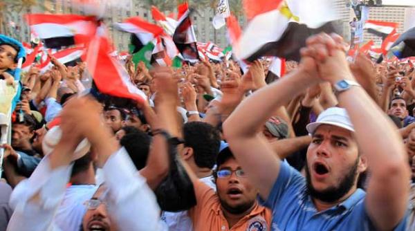 explozie de bucurie in piata tahrir din cairo dupa confirmarea victoriei candidatului fratiei musulmane la presedintie